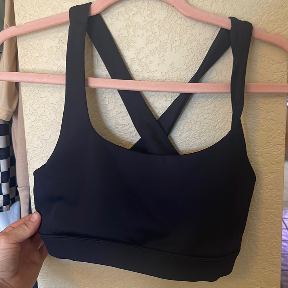 Senita sports bra!